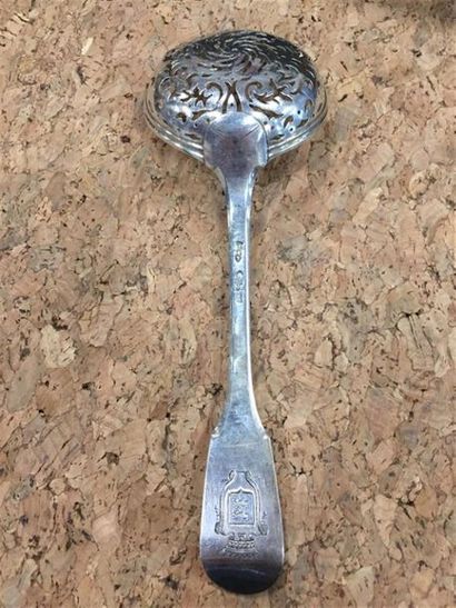 CUILLÈRE À SUCRE en argent (950/1000e), modèle...