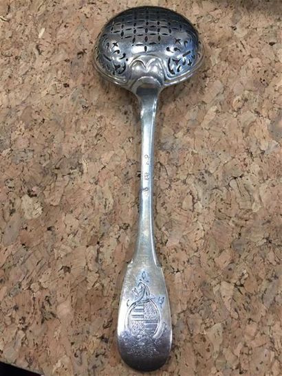 CUILLÈRE À SUCRE en argent (950/1000e), modèle...