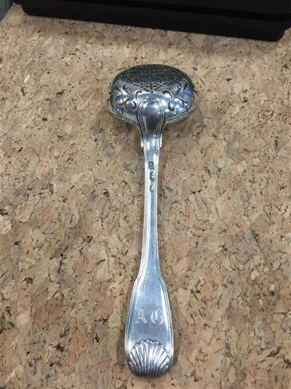 CUILLÈRE À SUCRE en argent (950/1000e), modèle...