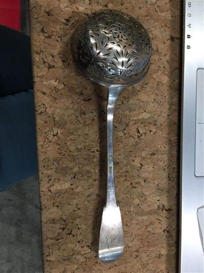 CUILLÈRE À SUCRE en argent (950/1000e), modèle...