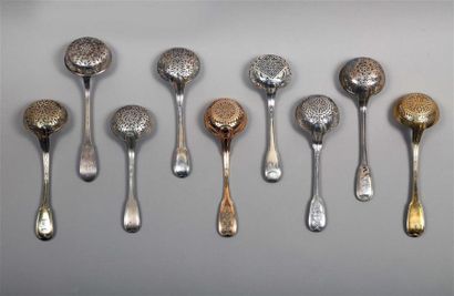 CUILLÈRE À SUCRE en argent (950/1000e), modèle...