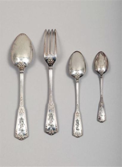 MÉNAGÈRE en argent (950/1000e), modèle à...