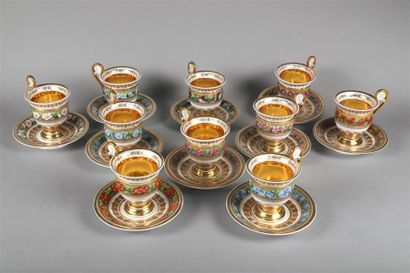 PARIS :
SUITE DE 10 TASSES JASMIN ET LEURS...