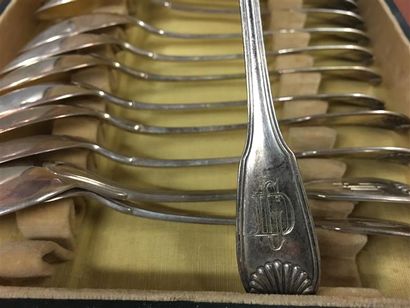 MÉNAGÈRE en argent (950/1000e), modèle coquille,...