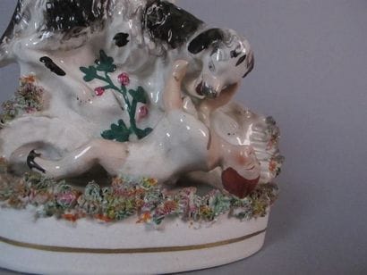 ANGLETERRE, Staffordshire. Soliflore en porcelaine...