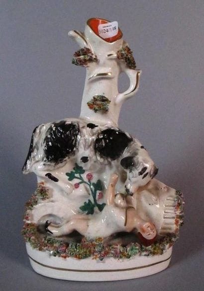ANGLETERRE, Staffordshire. Soliflore en porcelaine...