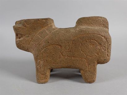 Lion en pierre. Haut. : 12,5 cm