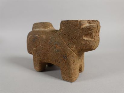 Lion en pierre. Haut. : 12,5 cm