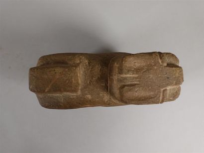 Lion en pierre. Haut. : 12,5 cm