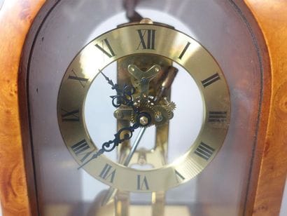 Pendulette en bois S. HALLER