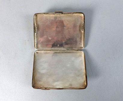 Boîte à cigarettes en argent anglais gravée...