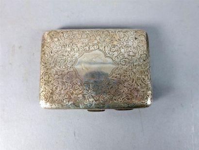 Boîte à cigarettes en argent anglais gravée...