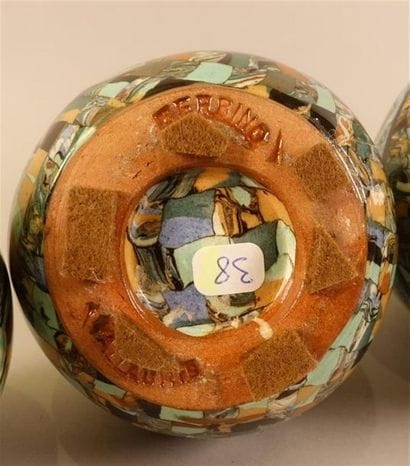 VALLAURIS. Gerbino. Trois vases de forme...