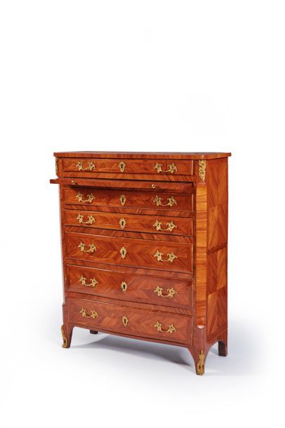 Meuble de collectionneur en placage de bois...