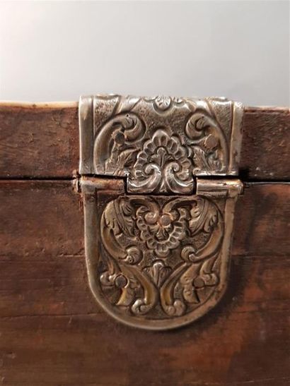 Coffre rectangulaire en bois et placage de...