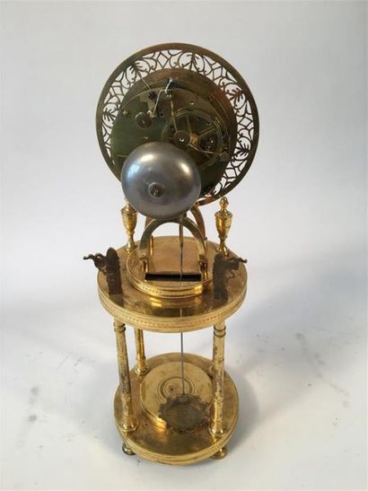 Pendule squelette circulaire en bronze ciselé...
