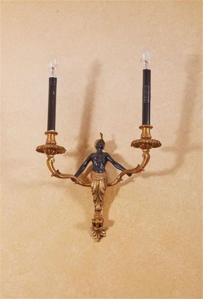 Paire d'appliques en bronze doré et bronze...