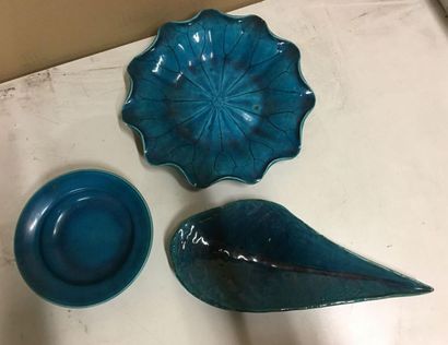 CHINE
Ensemble de pièces en céramique émaillée...
