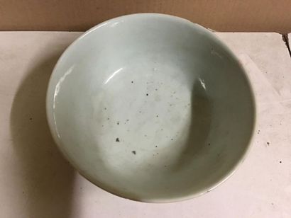CHINE
Ensemble de pièces en céramique émaillée...