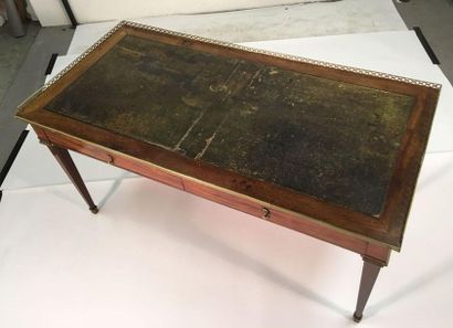 Bureau plat rectangulaire en acajou et placage...