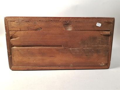 Petit coffre rectangulaire dit bargueno en...