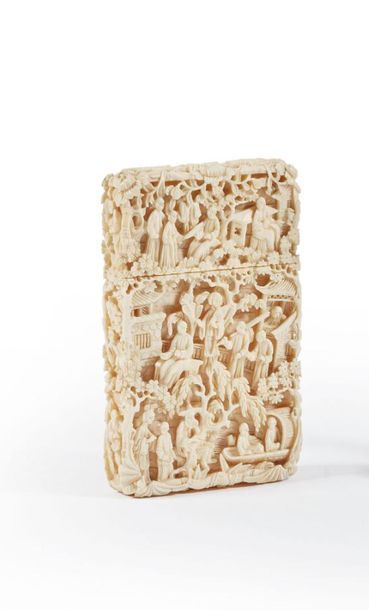 CHINE
Étui porte-cartes en ivoire sculpté,...
