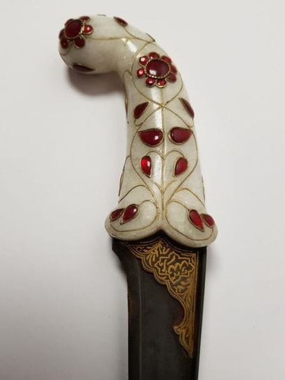Kard Indien poignée en néphrite blanc à décor...