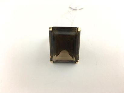 Bague en or jaune 585 millièmes, sertie d'un...