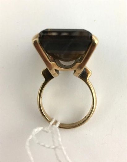 Bague en or jaune 585 millièmes, sertie d'un...