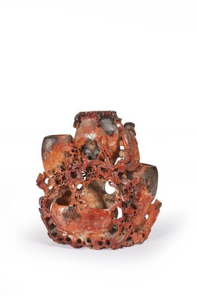 CHINE - Vers 1910-20
Vase en stéatite composé...