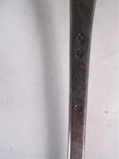 Fourchette et cuiller à ragoût en argent...