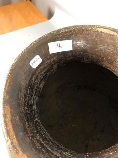 Grand pot en terre-cuite, Lobi, Burkina Faso
Diam....