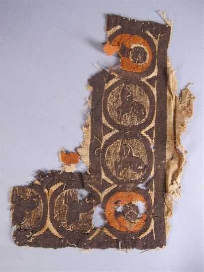 Ensemble de huit fragments de textiles C...