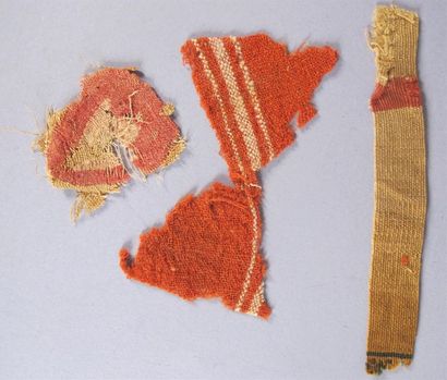 Ensemble de huit fragments de textiles C...