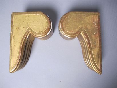 Deux consoles dorées