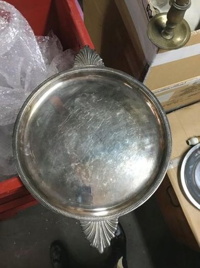 Lot de plats en métal argenté. flambeau ,...