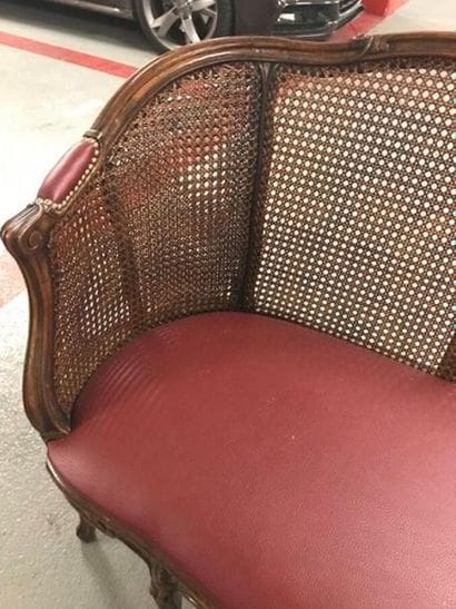 Un canapé corbeille de style Louis XVI. en...