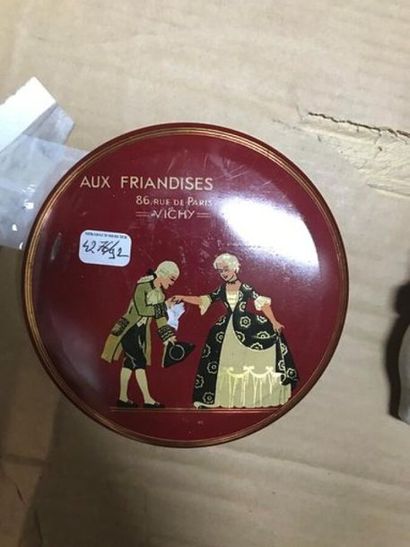 Trois boîtes de monnaies diverses