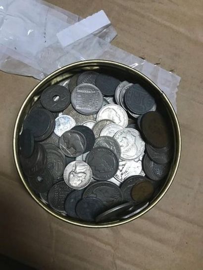 Trois boîtes de monnaies diverses