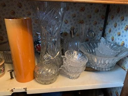 Lot de verrerie : carafes, cendriers, verres...