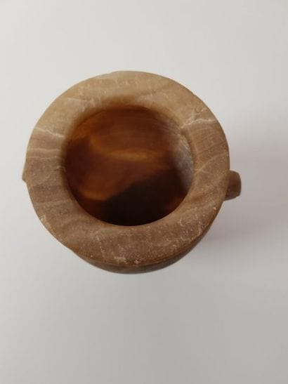 Vase amphorisique en albâtre, à anses
Egypte,...