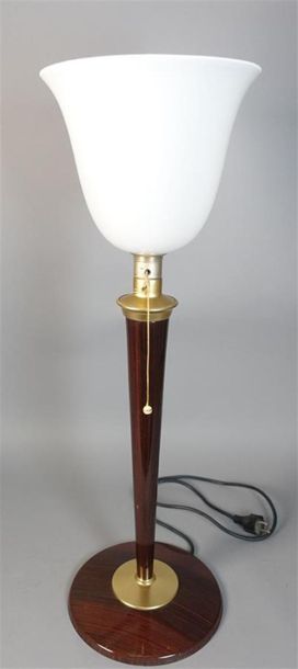 Paire de lampes, le pied en bois, le haut...