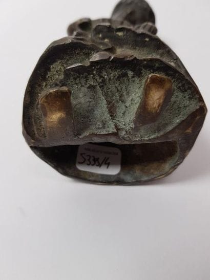 XVIIIème siècle (?) 
Petit bronze figurant...