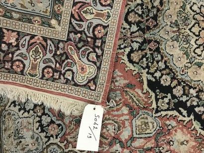 Tapis Ghoum en soie (chaîne, trame et velours...