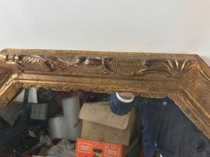 Miroir octogonal dans un cadre en bois doré
Diam....