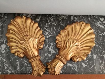 Deux motifs en bois doré
H : 33 cm