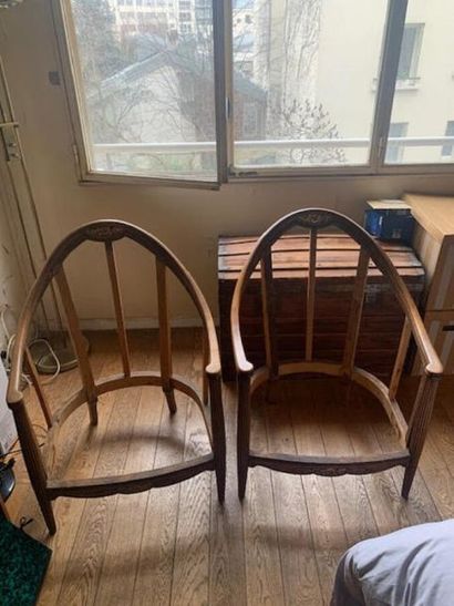 Paire de carcasses de fauteuil, années 30
Haut....
