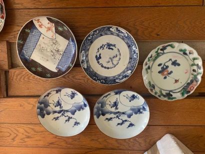 Paire d'assiettes en porcelaine bleu blanc...