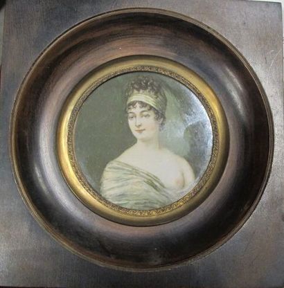 Portrait miniature, femme découvrant un sein
Diam....