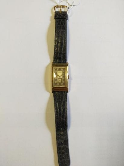 Montre d'homme MOVADO en or jaune à cadran...